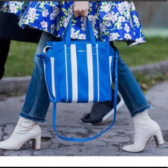 Crossbody Balenciaga 😍 - Picture 2 of 4